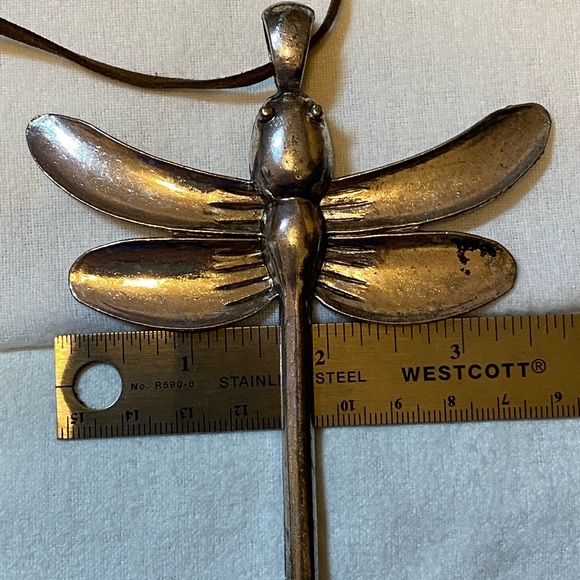 Metal dragonfly pendant. - Picture 4 of 15